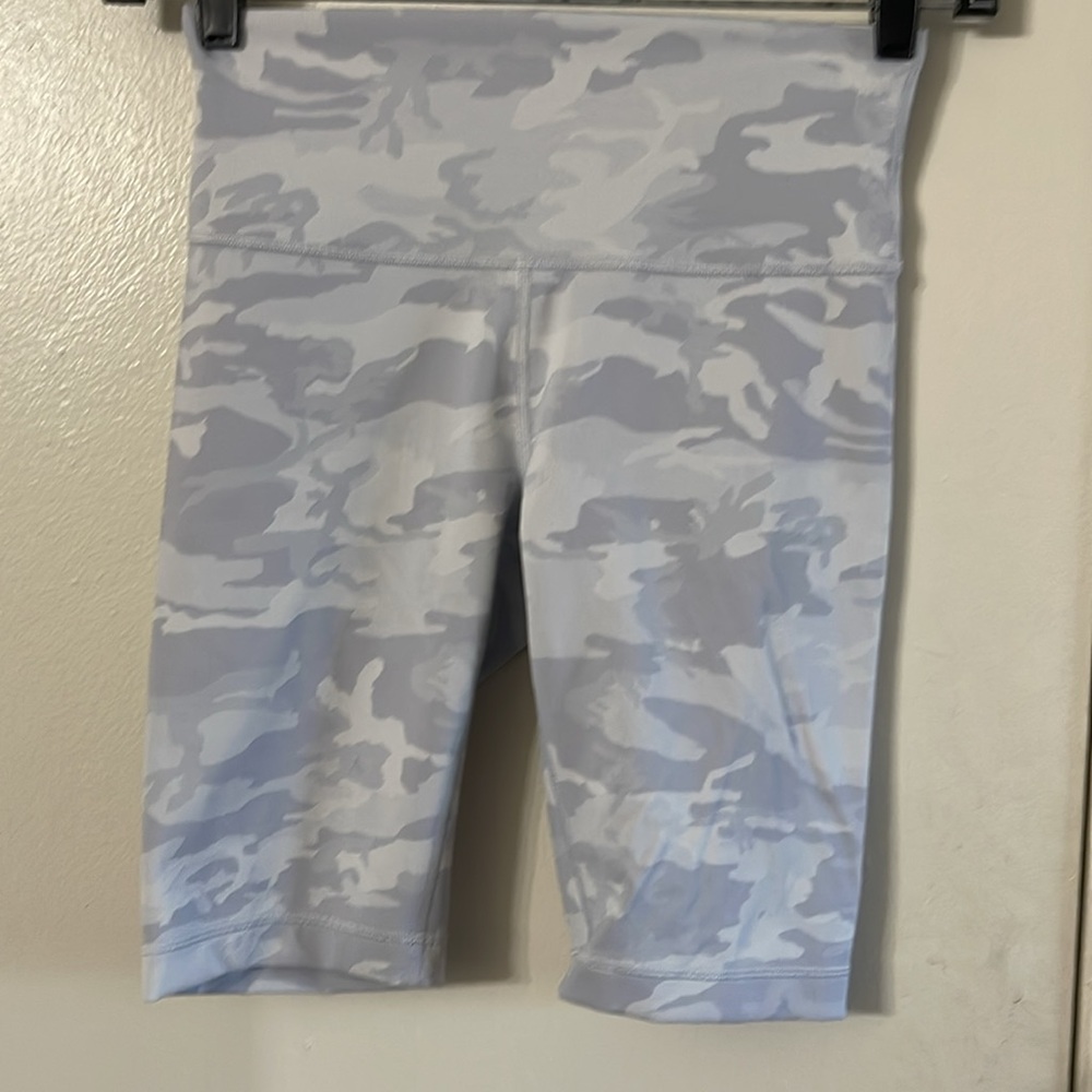 lululemon athletica Gray Camo Women Shorts